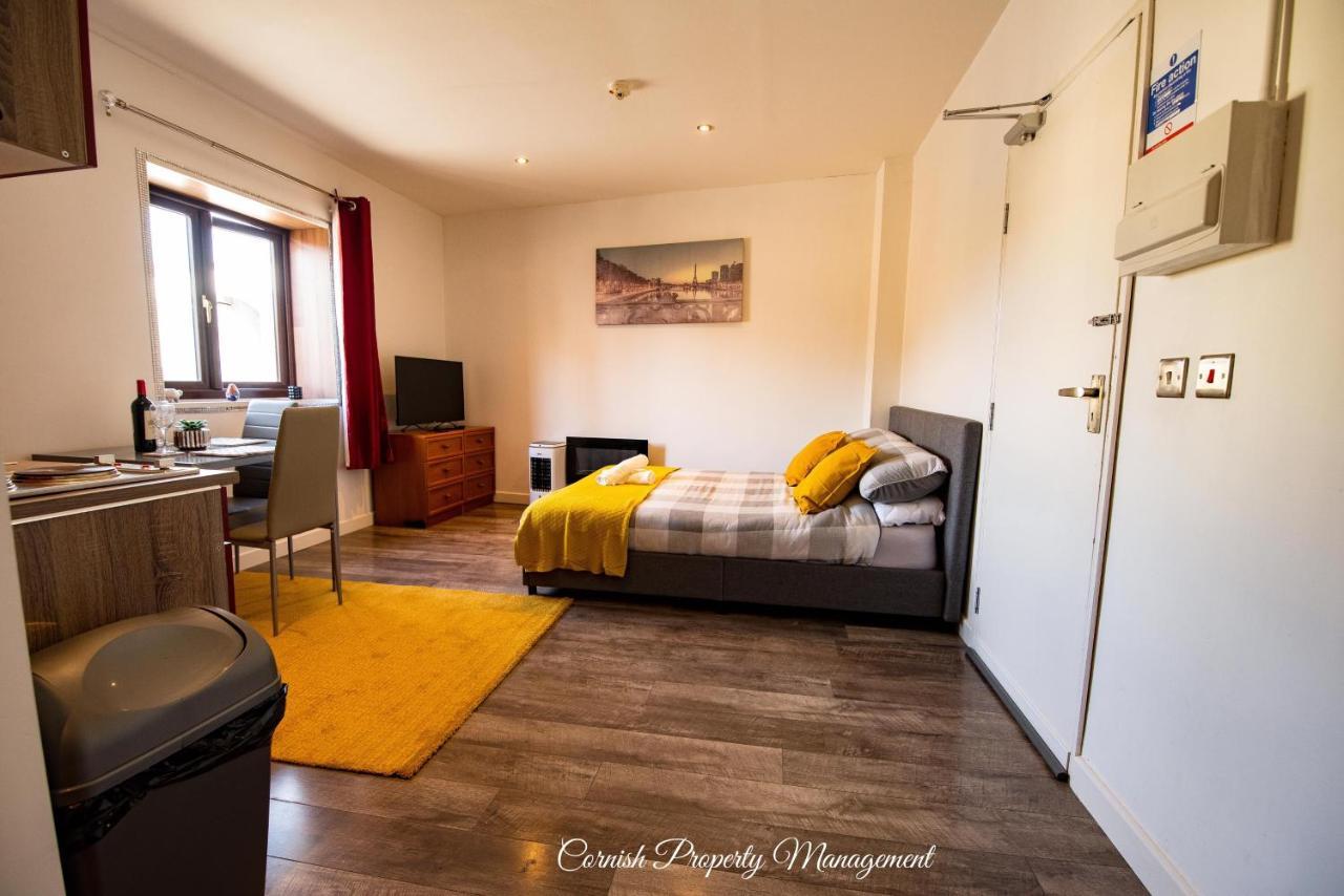 Apartment Road
