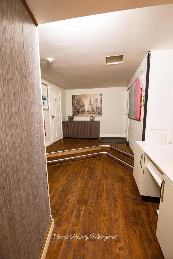 Apartment Road